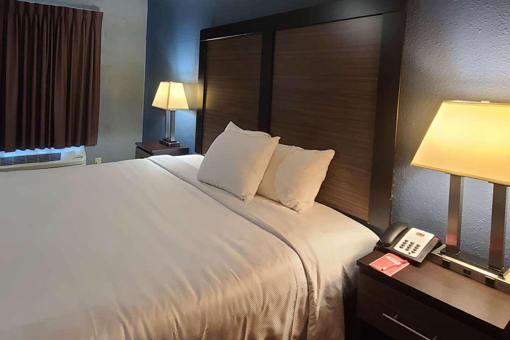 Econo Lodge Forest City Zimmer foto